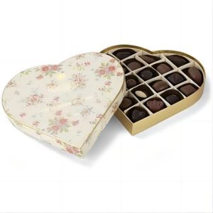 винтажная шоколадная коробка charbonnel et walker в форме сердца
